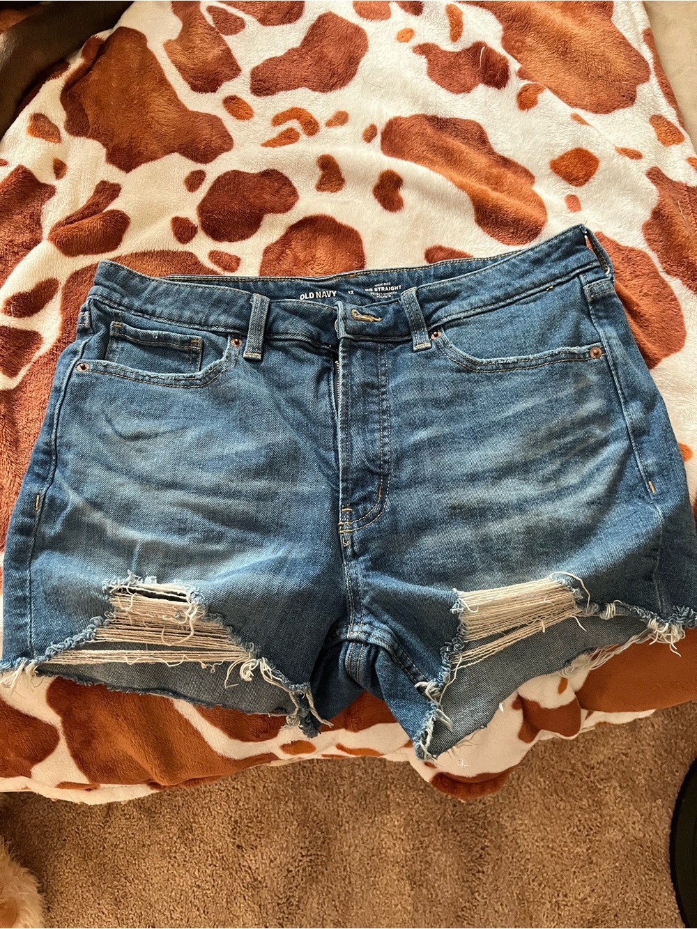 Old Navy OG Straight Women’s Distressed Shorts